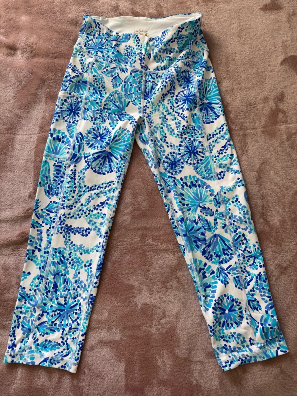 Lilly Pulitzer Luxletic Weekender Crop Leggings, Shell Me You Love Me, Size S
